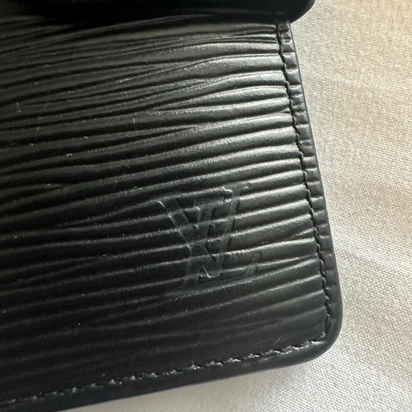 Louis Vuitton Black Epi Leather Wallet - Near Flawless - Picture 4 of 16